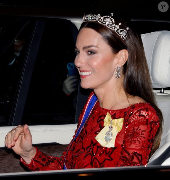 Kate Middleton já foi vista sem cinto de segurança em alguns eventos reais.