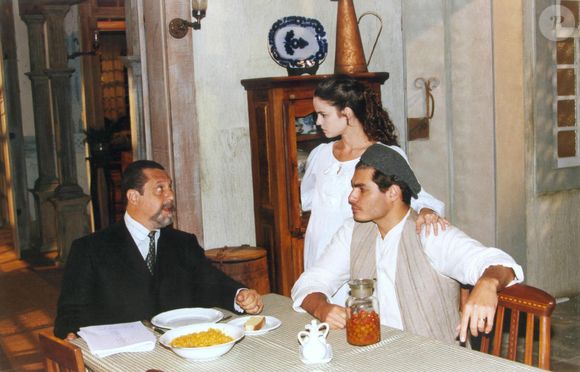 Novela ‘Terra Nostra’ conta a história de amor de Juliana (Ana Paula Arósio) e Matteo (Thiago Lacerda)