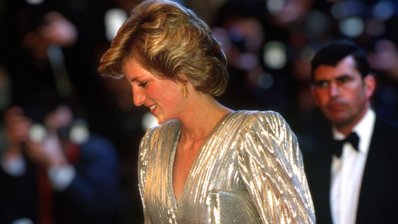 Com alma de canceriana e elegância eterna: o sapato que traduz o estilo sensível e clássico de Lady Di