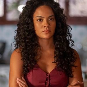 Bella Campos interpreta Maria de Fátima no remake da novela 'Vale Tudo', sucesso na TV Globo