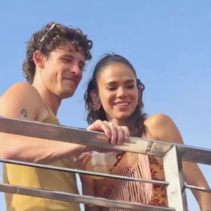 Shawn Mendes e Bruna Marquezine se divertiram no trio elétrico de Ivete Sangalo no sábado de Carnaval, 14 de fevereiro de 2026
