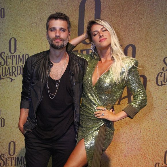 O vestido verde escuro de Giovanna Ewbank traz sorte no Réveillon 2025 para quem é de Virgem