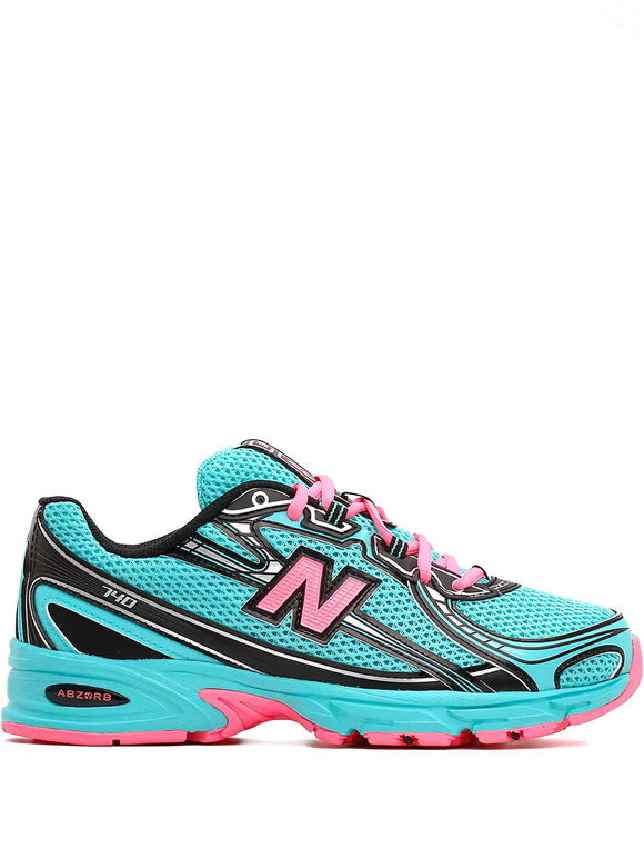 New Balance 740 "Cyber Jade" aposta em combinação vibrante de azul turquesa e rosa choque e conquista espaço entre os tênis mais desejados para quem ama looks color blocking
