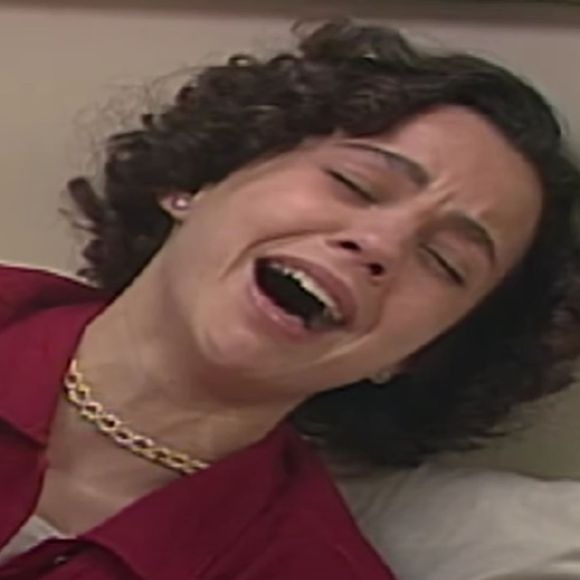 Novela 'História de Amor': Grávida, Joyce vive momentos de tensão na casa do polêmico Caio.