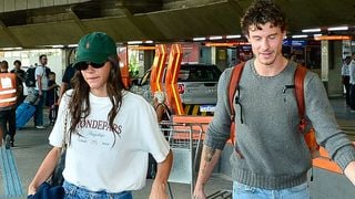 Bruna Marquezine e Shawn Mendes vão passar o Natal juntos? Atriz chega aos EUA, onde cantor tem mansão minimalista de R$ 24 milhões. Veja o imóvel!