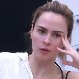 Ana Paula Renault evidencia relação entre estresse, noites mal dormidas e enfraquecimento capilar.