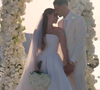 Gabriel Martinelli se casou com Isabella Rousso em Santorini, na Grécia, em uma cerimônia cercada por familiares e amigos próximos