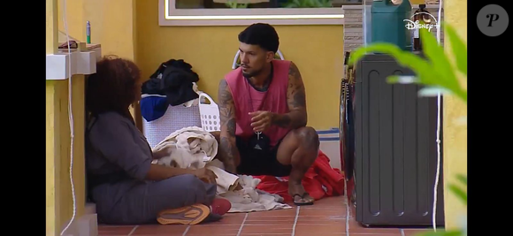 Luís Fellipe Alvim e Sheila Barbosa protagonizaram a primeira grande briga do Casa do Patrão após discussão sobre lavagem de toalhas na lavanderia do reality