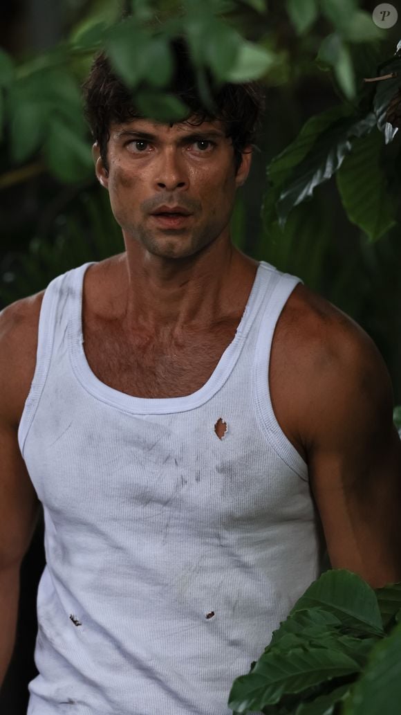 Em 'Icônica: De Faxineira à Fashionista', Victor Sparapane dá vida ao elegante Giovani, empresário do universo fashion que terá sua rotina transformada após um encontro inesperado