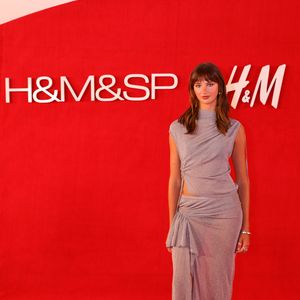 H&M no Brasil: Mia Regan marcou presença na inauguração da marca em São Paulo