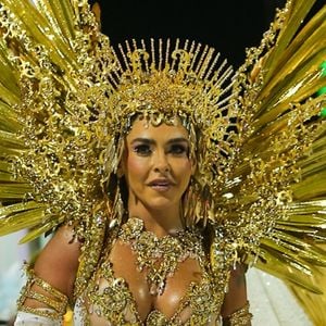Rainha de bateria da Mocidade, Fabíola Andrade vai ser vista pelo marido Rogério Andrade, preso desde 2024: 'Vai adorar'