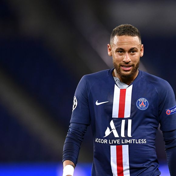 'Neymar tem um contrato com o clube. Se eles se resolverem por lá, a gente avalia como que pode ficar essa possível vinda para cá', prosseguiu CEO do Santos