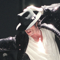 Michael Jackson no pé: o novo Adidas 'Moonwalk' é o tênis casual elegante, com cara de milionária, que promete brilhar como o Rei do Pop