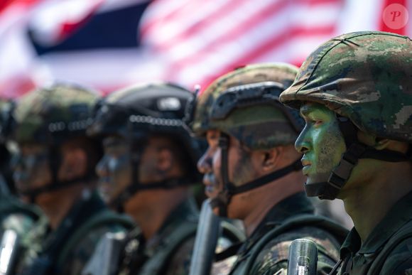 Na Tailândia, os jovens que desejam seguir carreira nas Forças Armadas se alistam voluntariamente aos 18 anos