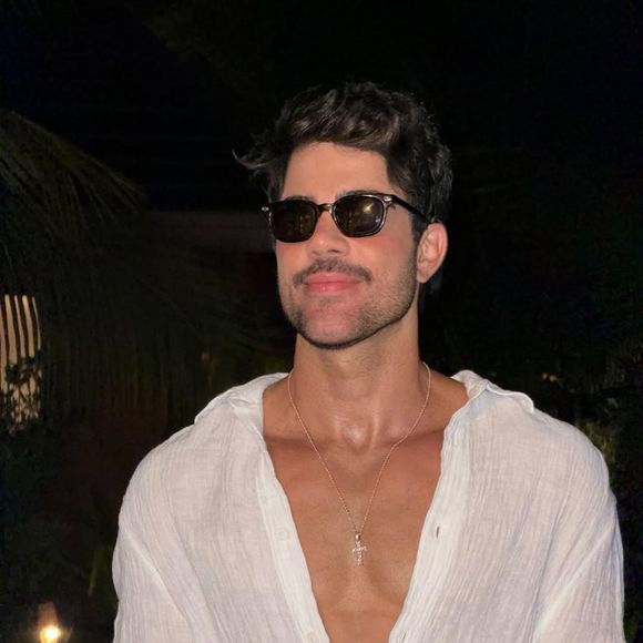 Mário Henrique, hairstylist brasileiro: ‘Não existe regra depois dos 40. Essa foi a pauta ontem no jantar! Cabelo não tem idade, tem identidade. Cortar porque ‘militam’ é velho’
