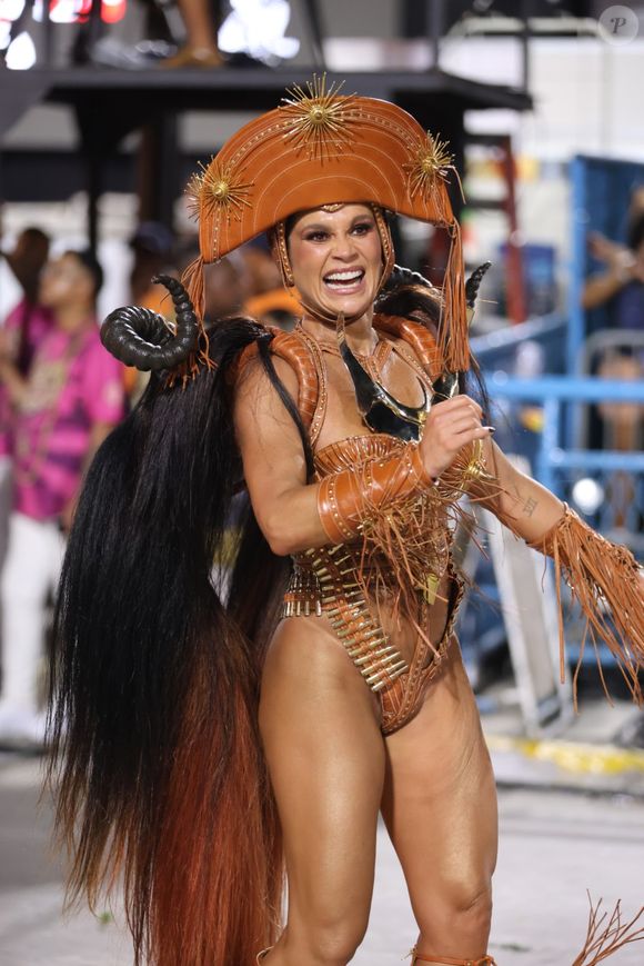 Flávia Alessandra destaca que os problemas do sono são a pior parte de sua experiência com a menopausa: ‘É o sono que consegue me quebrar’