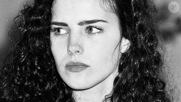 Ana Paula Arósio, hoje longe das novelas e cotada para 'Avenida Brasil 2', ficou sem reação com cantada ousada na TV: 'Vermelha feito pimentão'