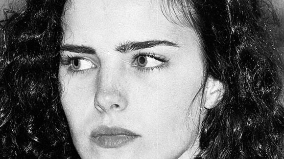 'Vermelha feito pimentão': Ana Paula Arósio, hoje na reprise de 'Terra Nostra' e cotada para 'Avenida Brasil 2', ficou sem reação com cantada ousada na TV