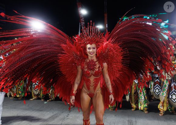 Tumulto antes do desfile da Grande Rio ganha repercussão nacional após live de Virgínia Fonseca na Sapucaí
