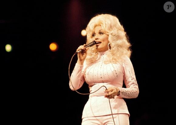 A história de "I Will Always Love You" mostra como uma música escrita por Dolly Parton para marcar uma despedida acabou se transformando em um dos maiores sucessos da música mundial. Décadas depois, a versão de Whitney Houston levou a composição ao topo das paradas, aos Grammys e a mais de 1,9 bilhão de visualizações no YouTube