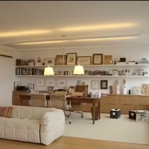 Debora Bloch, a Odete Roitman de 'Vale Tudo' em apartamento luxuoso no Rio de Janeiro