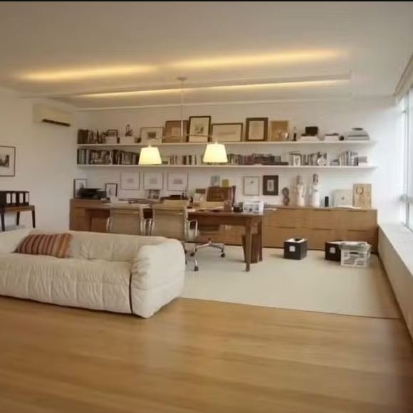 Debora Bloch, a Odete Roitman de 'Vale Tudo' em apartamento luxuoso no Rio de Janeiro