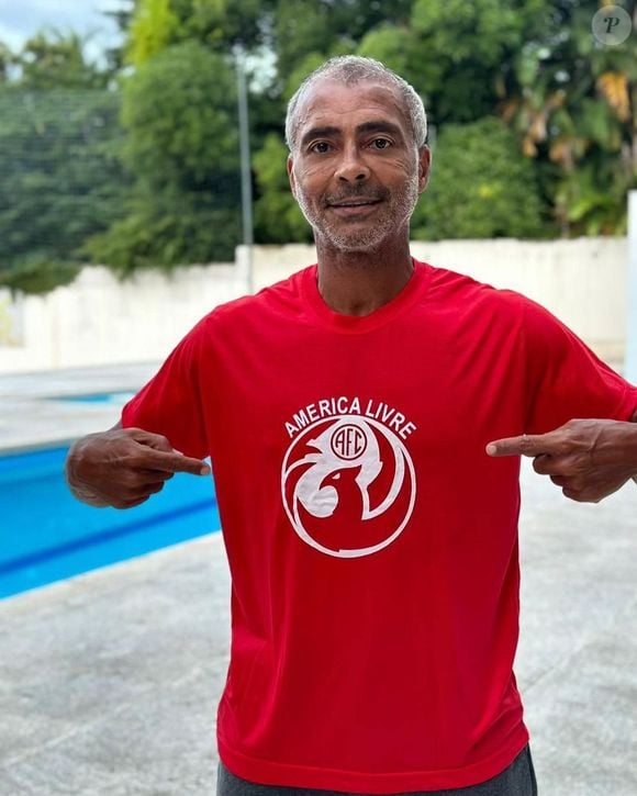Senador da República, Romário abre mão de salário durante copa do mundo