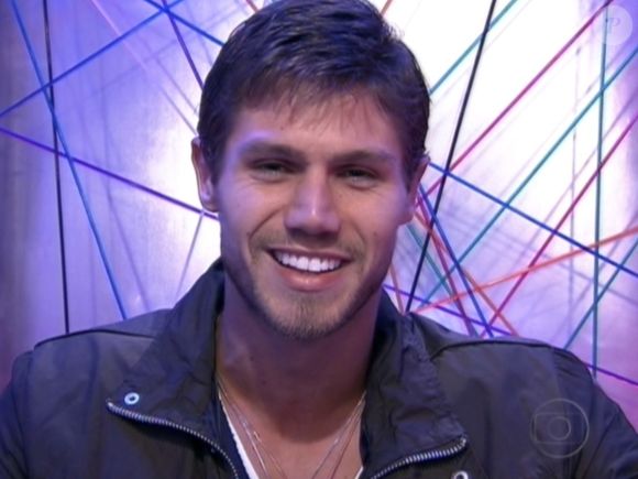 Modelo antes do reality show, Jonas Sulzbach conquistou o Brasil por sua beleza única