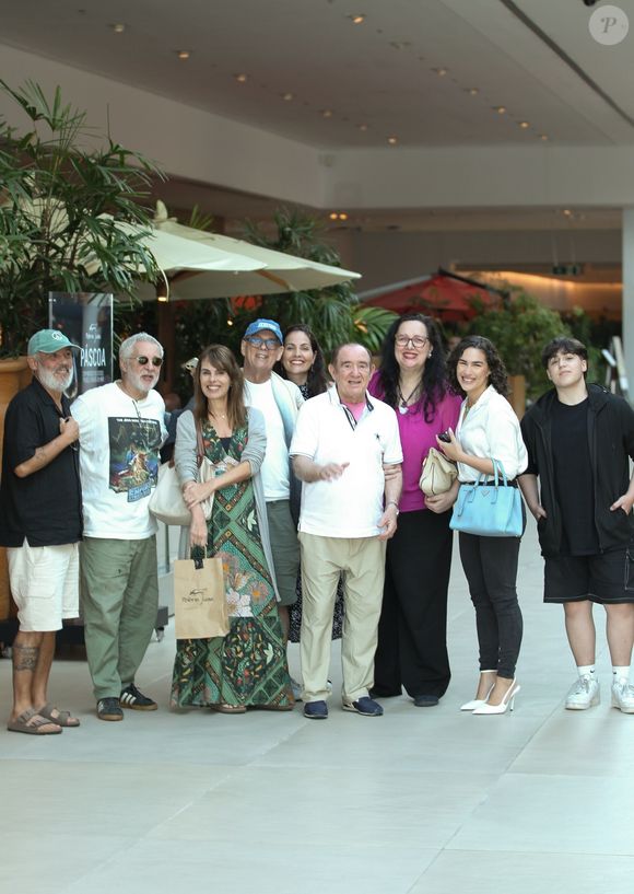 Filha de Renato Aragão, Livian Aragão contou que Juliana Aragão, sua irmã, morou com o pai até o início de 2025.