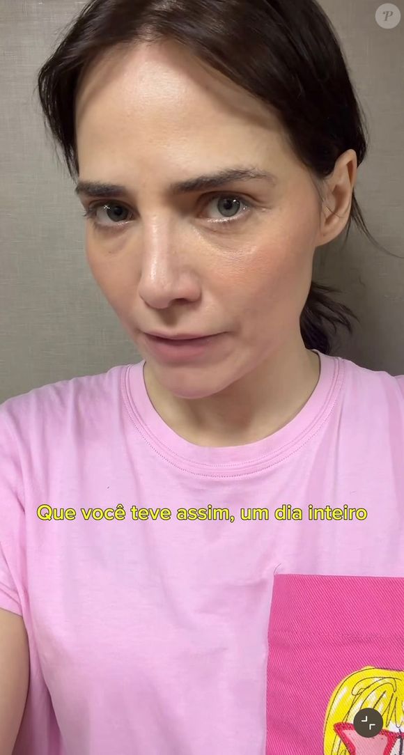 'Tempo é dignidade pra existir'. A frase de Letícia Colin sobre a escala 6x1 repercutiu nas redes sociais. De acordo com a atriz, o atual sistema mantém trabalhadores exaustos e sem qualidade de vida.