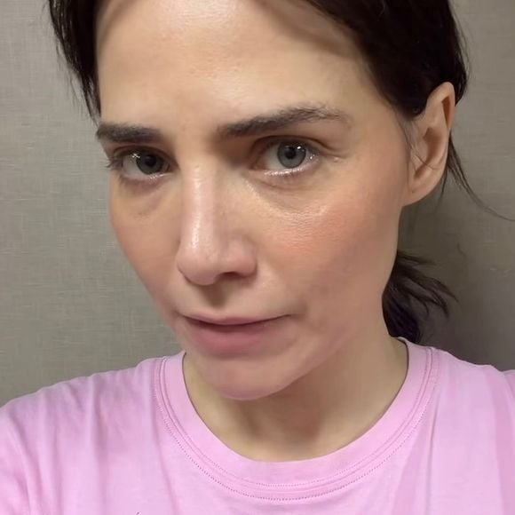 'Tempo é dignidade pra existir'. A frase de Letícia Colin sobre a escala 6x1 repercutiu nas redes sociais. De acordo com a atriz, o atual sistema mantém trabalhadores exaustos e sem qualidade de vida.