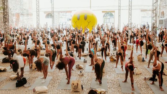 Chapadinhas de Endorfina: como é o 'treinão' para 1.500 mulheres que reúne aulas, DJ e até massagem?