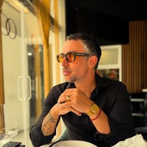 Mico Freitas teve ‘um AVC isquêmico causado por um coágulo em pequenas ramificações do cérebro’, contou Kelly Key