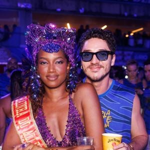 Flagrado com Iza, João Vitor Silva é ator global e ficou famoso quando criança ao viver o Pedrinho, do 'Sítio do Picapau Amarelo'