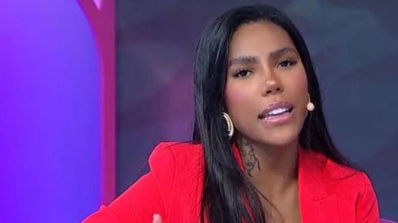 Carol Lekker fora do 'Fofocalizando', do SBT. Ex-'A Fazenda' deixa programa um mês após Sonia Abrão defender sua demissão; saída envolve questão de salário. Aos detalhes!