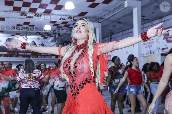 Carnaval 2026 de Andressa Urach: musa das plataformas pornô usará fantasia com renda francesa bordada a mão