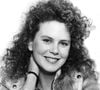 1986: Nicole Kidman costumava deixar seus cabelos cacheados no passado