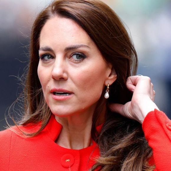 Segundo informou o portal de entretenimento americano 'RadarOnline', tudo indica que a Princesa Kate Middleton esteve em uma conversa secreta com o cunhado.