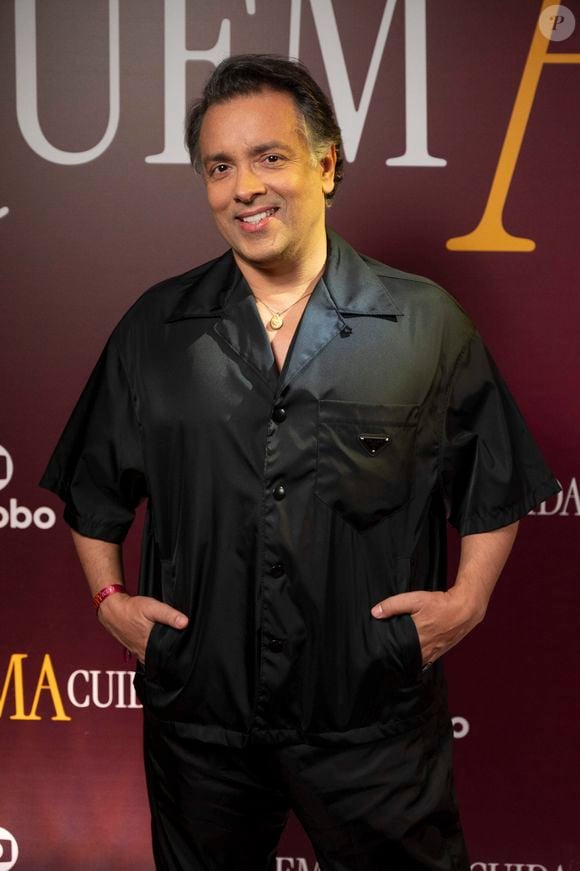 Nicolau (Rodrigo Fagundes) vai ajudar Otoniel (Tony Ramos) a encontrar respostas para os encontros sobrenaturais com Francesca (Nathalia Dill)