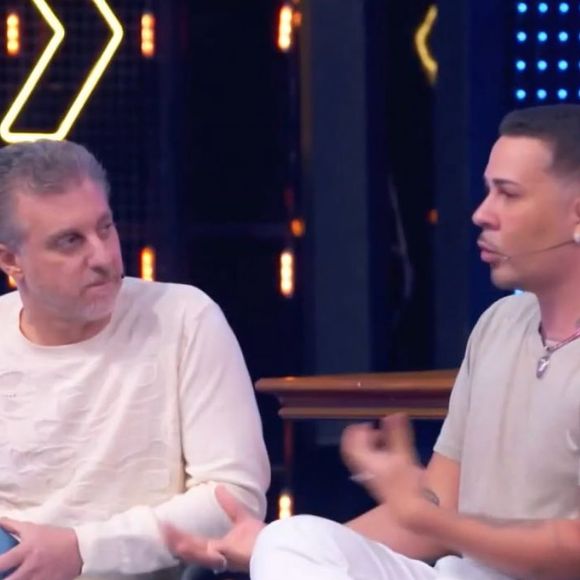 Carlinhos Maia viveu um momento saia-justa com Luciano Huck no programa