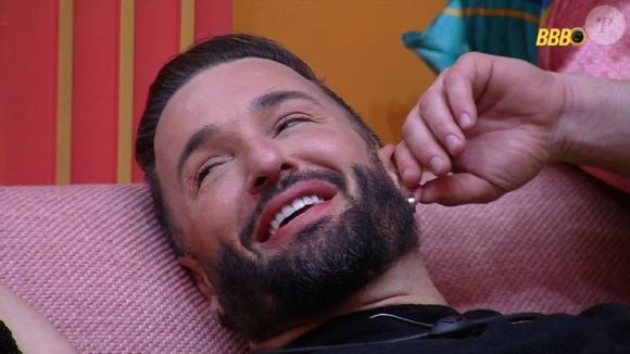 Diego Hypólito brinca com a irmã: 'Às vezes, a gente é chato pra c*ralho'