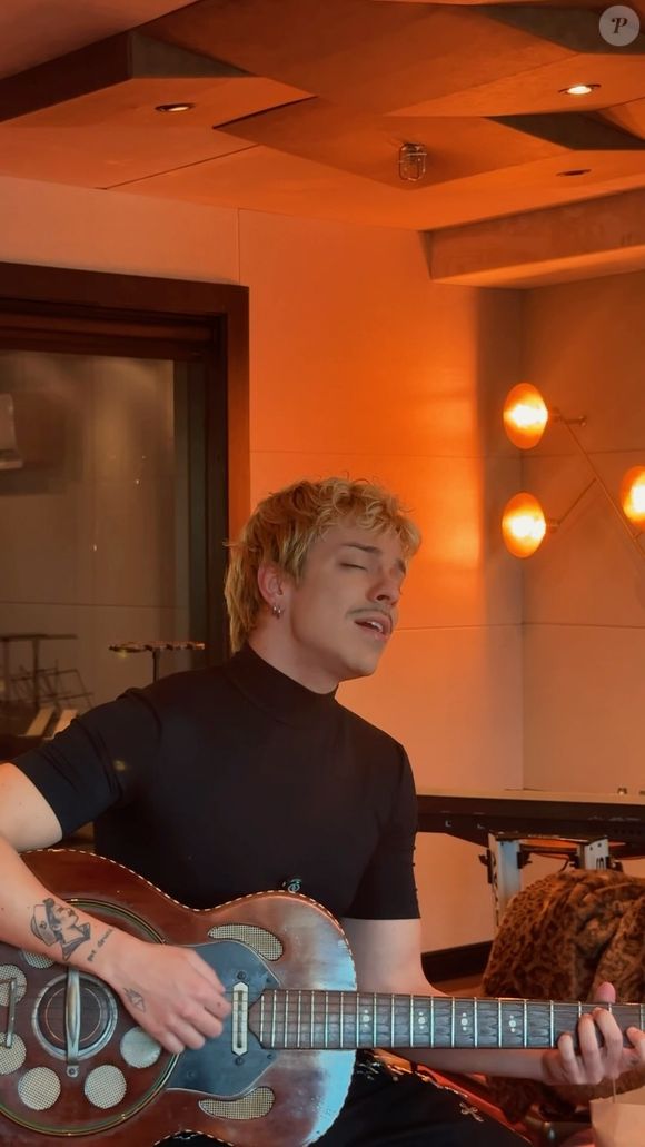 Gabriel Nandes estudou música desde a infância e chega ao reality da Globo com experiência em composição, produção e apresentações
