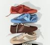O Tênis Verona chega em quatro cores: creme, marrom, azul e laranja, ampliando as possibilidades de combinação para quem prefere calçados neutros ou gosta de acrescentar pontos de cor ao look