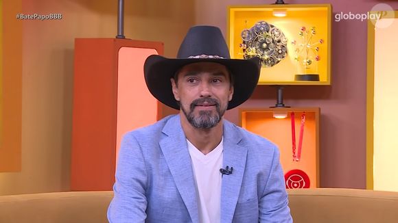 O conteúdo em si não chamou atenção da web pelo tamanho do 'documento', como foi o caso de seu colega de confinamento Jonas Sulzbach