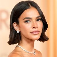 Os olhos castanhos ficarão lindos se forem maquiados com estes tons e desta forma: palavra de profissional