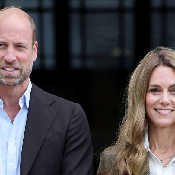 Kate Middleton exibiu cabelos loiros durante um compromisso real com Príncipe William em Londres