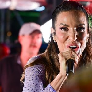 Ivete Sangalo comandou o trio elétrico no Fortal 2026 e contou com a presença do namorado, Tiago Maia, que acompanhou a apresentação de pertinho