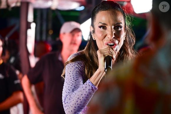Ivete Sangalo comandou o trio elétrico no Fortal 2026 e contou com a presença do namorado, Tiago Maia, que acompanhou a apresentação de pertinho