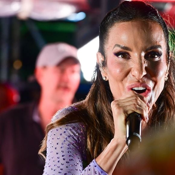 Ivete Sangalo comandou o trio elétrico no Fortal 2026 e contou com a presença do namorado, Tiago Maia, que acompanhou a apresentação de pertinho