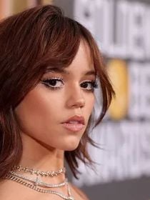 20 famosas com corte de cabelo curto em camadas com franja: fotos de Jenna Ortega, Taylor Swift, Juliana Paes e mais